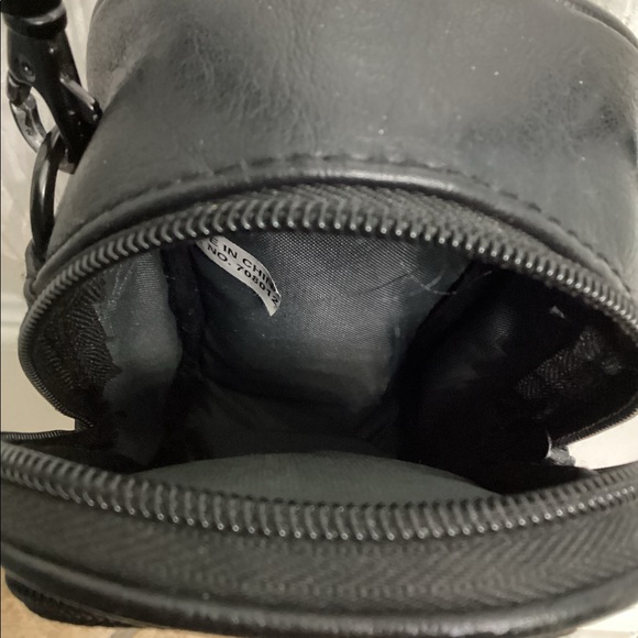 Black Leather Classic Logic Small Camera Case - Picture 8 of 10